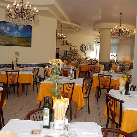 Hotel La Falena Червія Екстер'єр фото