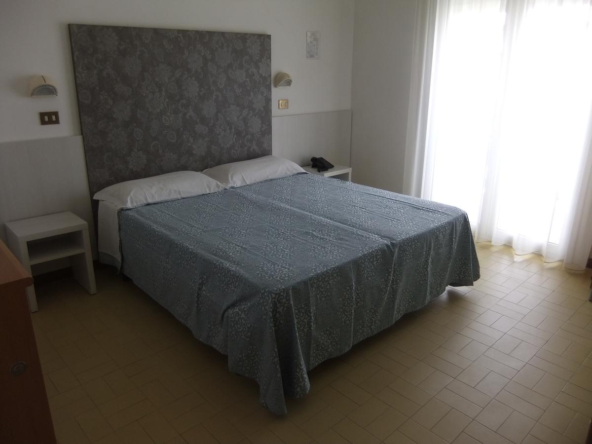 Hotel La Falena Червія Екстер'єр фото