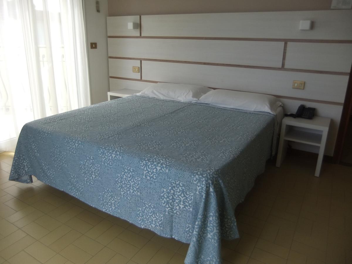 Hotel La Falena Червія Екстер'єр фото