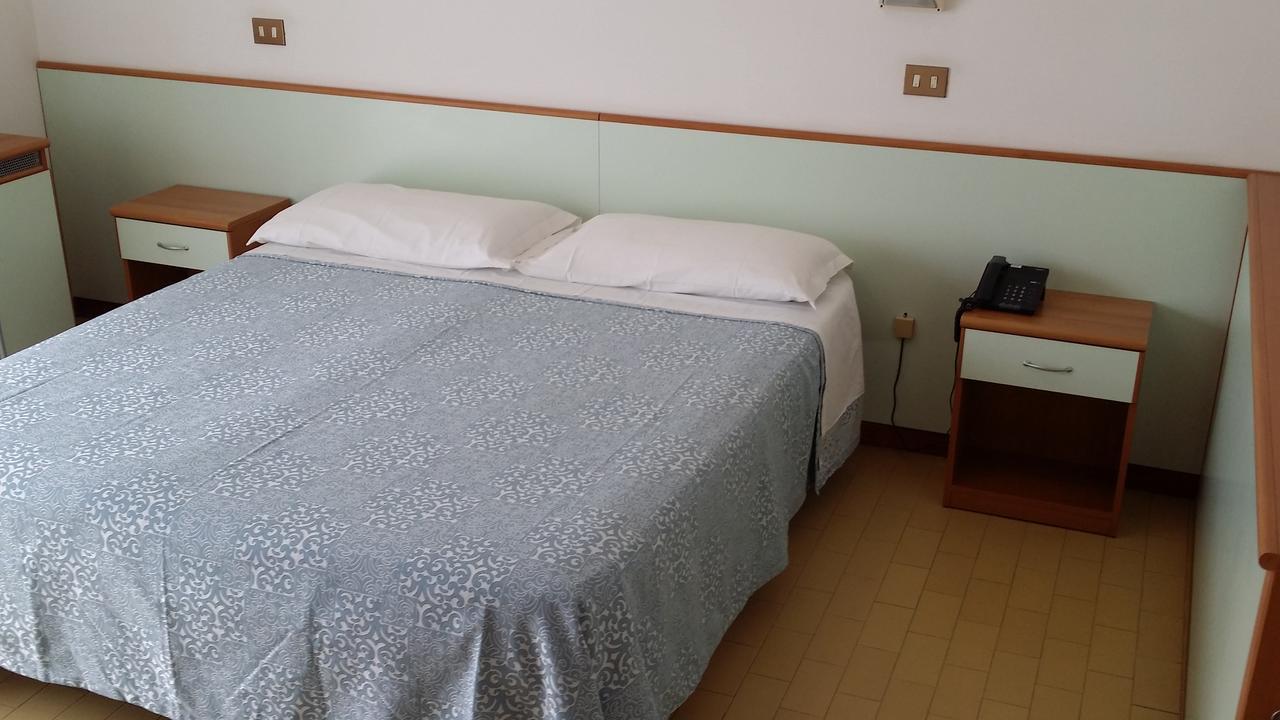 Hotel La Falena Червія Екстер'єр фото