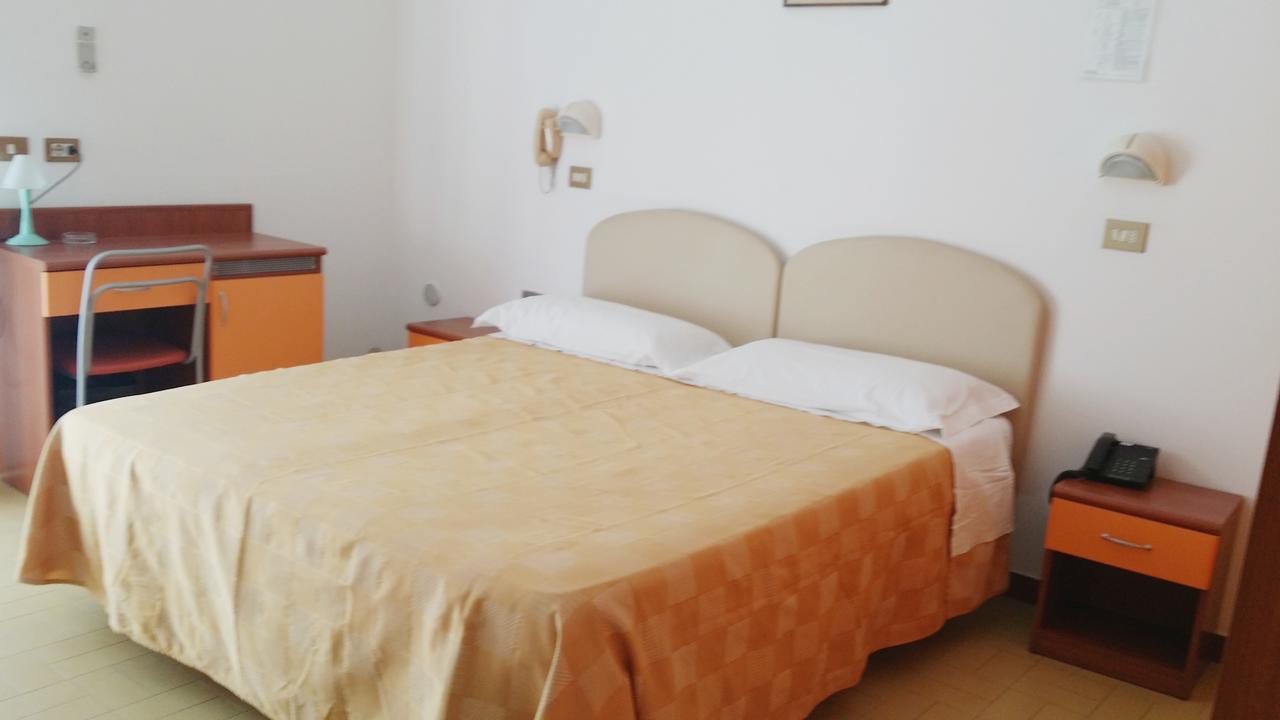 Hotel La Falena Червія Екстер'єр фото